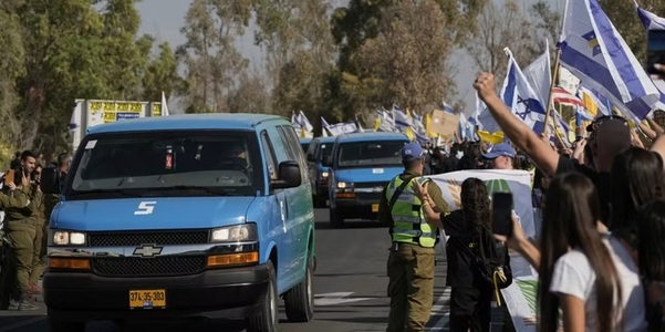 UE salută eliberarea ostaticilor israelieni, ”făcută posibilă de către preşedintele Trump”. Miercuri se reia o misiune civilă de supraveghere a postului de frontieră dintre Fâşia Gaza şi Egipt, anunţă Kaja Kallas