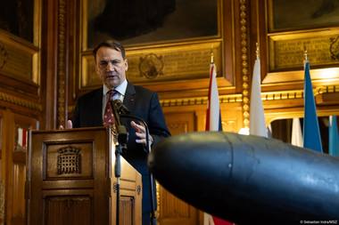 Sikorski avertizează Europa că trebuie să se pregătească pentru un atac rusesc „în profunzime”