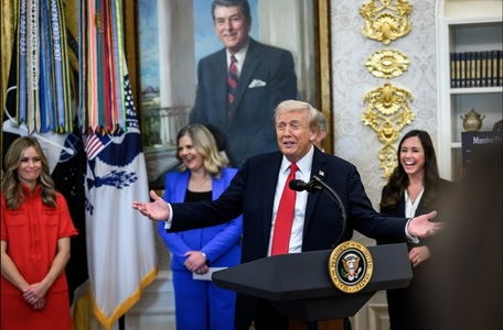 Trump anunţă o reducere a preţului uriaş al fecundării in vitro, cu scopul de a creşte natalitatea americană, o promisiune de campanie care-i împarte pe conservatori, unii asimilând-o avortului