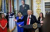 Trump anunţă o reducere a preţului uriaş al fecundării in vitro, cu scopul de a creşte natalitatea americană, o promisiune de campanie care-i împarte pe conservatori, unii asimilând-o avortului