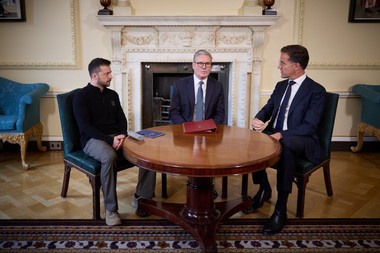 Zelenski este aşteptat la Londra, unde are loc o reuniune a „Coaliţiei de voinţă”