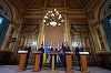 ”Sancţiunile sunt una dintre cele mai dureroase lovituri pentru Putin”, susţine Zelenski, care a cerut, la Londra, SUA să extindă sancţiunile la întregul sector petrolier rus şi să livreze Ucrainei rachete de tip Tomahawk