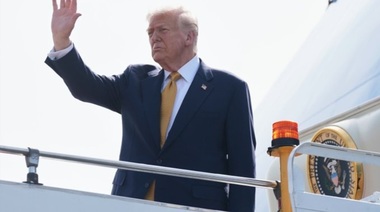 Preşedintele american Donald Trump soseşte în Japonia, în a doua etapă a turneului său în Asia. El urmează să-i facă o vizită de curtoazie împăratului Naruhito