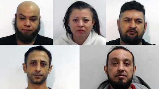 Cinci români au fost condamnaţi la închisoare în Scoţia pentru violarea şi exploatarea sexuală a femeilor vulnerabile într-un caz „deosebit de şocant”. Cel mai probabil, ei vor fi expulzaţi după executarea pedepselor