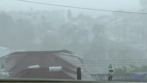 Melissa a ajuns în Jamaica ca un uragan distrugător de categoria 5, cu rafale de vânt atingând aproape 300 de km/h