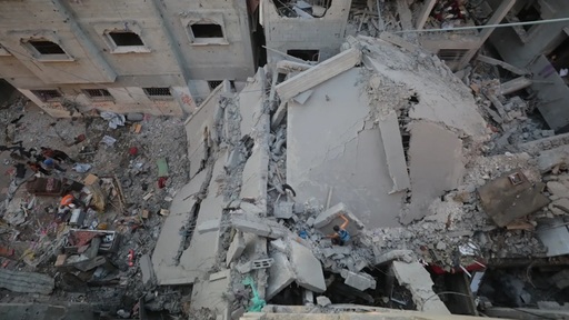 Israelul anunţă că reia armistiţiul în Fâşia Gaza, după ce a atacat ”zeci” de ”ţinte teroriste” şi a vizat ”30 de terorişti” în Fâşia Gaza. Apărarea Civilă anunţă 50 de morţi, inclusiv 22 de copii şi mai multe femei