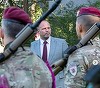 Ministrul belgian al apărării recurge la Selena Gomez într-o dispută cu Dmitri Medvedev