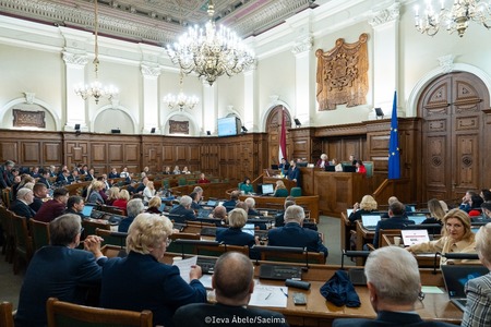 „O decizie ruşinoasă”. Parlamentul din Letonia a votat pentru ieşirea din Convenţia de la Istanbul pentru protecţia femeilor 