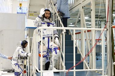 China a trimis cel mai tânăr astronaut al său şi patru şoareci la staţia spaţială Tiangong