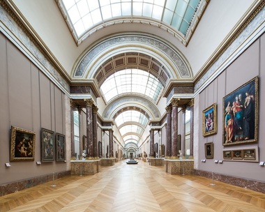 Jaful de la Luvru: Unul dintre bărbaţii arestaţi va fi judecat miercuri, dar nu pentru furt