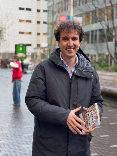 Un „Trudeau olandez”. Stânga din Ţările de Jos are un nou lider, Jesse Klaver, după ce fostul comisar Frans Timmermans şi-a dat demisia în urma eşecului de la alegerile legislative