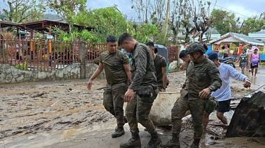 Peste 90 de morţi în Filipine, în urma trecerii taifunului Kalmaegi. Oraşe întregi sunt inundate, autorităţile vorbesc despre o situaţie fără precedent într-o ţară obişnuită cu dezastrele - VIDEO