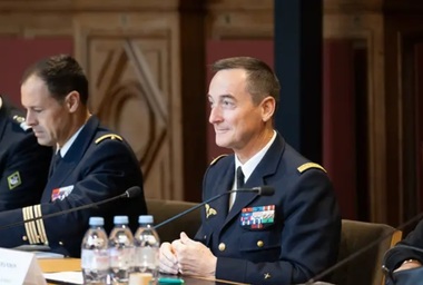 Şeful Statului Major francez, Fabien Mandon, trage un semnal de alarmă, în audieri în Senat, cu privire la o ”atmosferă nucleară îngrijorătoare” după testele Rusiei şi anunţul lui Trump cu privire la o eventuală reluare a testelor nucleare