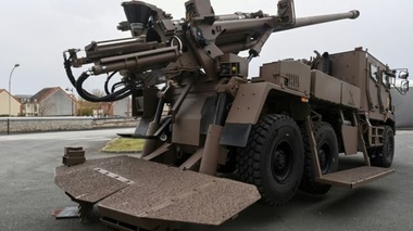 Croaţia urmează să cumpere 18 tunuri de tip Caesar din Franţa, un contract estimat la 320 mil. €. Livrarea tunurilor, prevăzută în 2029. Zagrebul urmează să-şi modernizeze armata cu 44 de tancuri de tip Leopard 2A8, 420 de camioane TATRA şi sisteme de protecţie antidronă