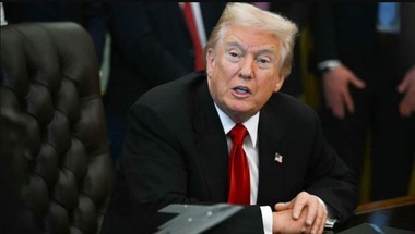 Trump se gândeşte la un ”plan B” în cazul în care Curtea Supremă a SUA îi invalidează taxele vamale. Guvernul său se teme că va fi obligat să restituie sumele încasate şi că va pierde o pârghie de presiune asupra restului lumii