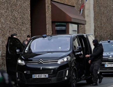 UPDATE-Nicolas Sarkozy, eliberat sub un control judiciar strict, urmează să iasă din Închisoarea Santé