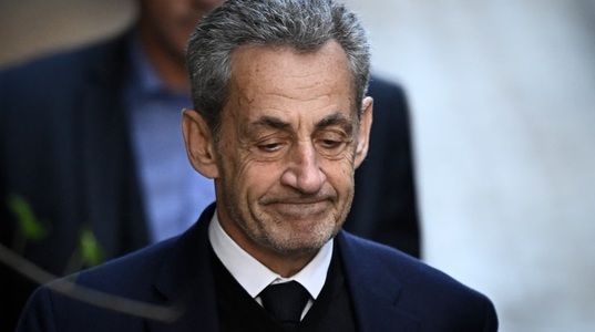 Curtea de Apel din Paris îi interzice lui Sarkozy să intre în contact, după eliberare, cu ministrul Justiţiei Gérald Darmanin, care l-a vizitat în închisoare