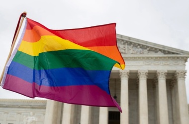Curtea Supremă a SUA respinge un apel prin care i se cerea să-şi anuleze hotărârea istorică prin care a legalizat căsătoriile între persoane de acelaşi sex
