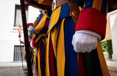 Anchetă la Vatican după ce scriitoarea israeliană Michal Govrin acuză un membru al Gărzii Elveţiene de antisemitism