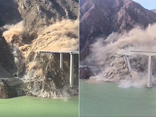 Un pod recent inaugurat în China s-a prăbuşit parţial - VIDEO