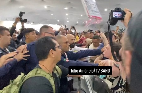 Protestatarii au pătruns cu forţa în sediul unde se desfăşoară reuniunea COP30 şi s-au confruntat cu forţele de securitate - VIDEO