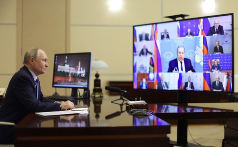 Unde este Putin? Liderul de la Kremlin ar avea mai multe birouri identice pentru a induce în eroare serviciile secrete străine - FOTO