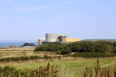 A fost aleasă locaţia pentru prima centrală nucleară mică din Marea Britanie – Wylfa, în Anglesey, un amplasament în nordul Ţării Galilor / Lucrările ar urma să înceapă anul viitor / Investiţie a guvernului britanic de 2,5 miliarde de lire sterline