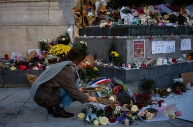 Franţa aduce un omagiu, la zece ani de la atentatele de la 13 noiembrie 2015 de la Saint-Denis şi Paris