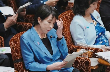 Stilul de viaţă al şefei Guvernului japonez Sanae Takaichi provoacă scandal. ”Dorm aproape două ore pe noapte”, ”am impresia că îmi dăunează pielii”, declară ea în Parlament şi este acuzată de încurajarea supramuncii