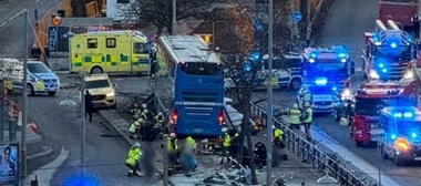 UPDATE-Mai multe persoane lovite şi ucise de un autobuz în centrul Stockholmului, anunţă poliţia