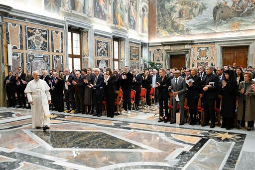 Papa Leon găzduieşte staruri de la Hollywood la Vatican şi deplânge declinul sălilor de cinema