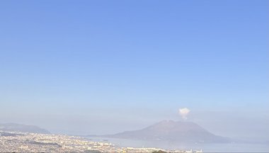 Japonia: Alertă privind cădere de cenuşă după o erupţie vulcanică