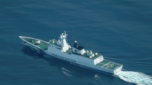 O formaţie de nave a Pazei de Coastă chineze traversează apele Insulelor Senkaku administrate de Japonia