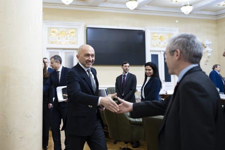 Ucraina şi FMI încep negocierile privind un nou program de finanţare
