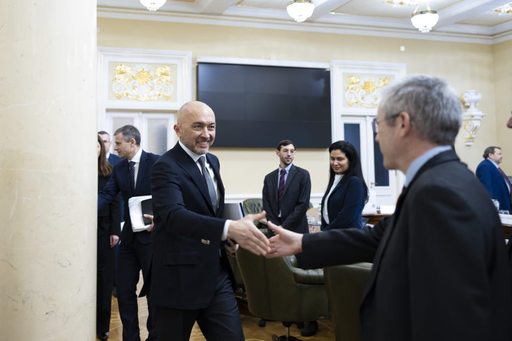 Ucraina şi FMI încep negocierile privind un nou program de finanţare
