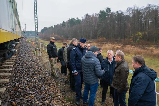 Polonia afirmă că „totul indică” faptul că serviciile secrete ruseşti sunt în spatele sabotajului feroviar din weekend