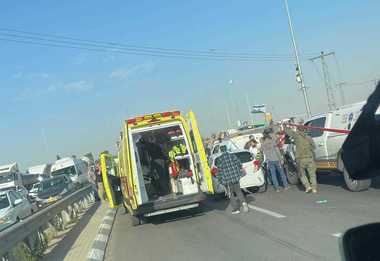 Armata israeliană anunţă un atac „terorist” în Cisiordania, soldat cu un mort şi trei răniţi. Cei doi atacatori au fost eliminaţi