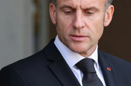 Macron denunţă, într-o şedinţă de Guvern, ”burghezii din centrul oraşelor”, care îi finanţează ”uneori” traficul de droguri. ”Nu poţi, pe de o parte, să plângi morţii, iar pe de altă parte să consumi seara după ce te întorci de la muncă”