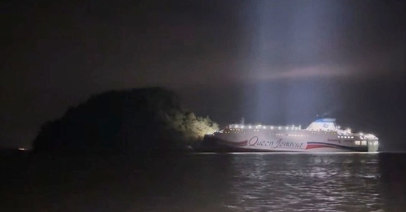 Un feribot cu 267 de persoane la bord eşuează pe o insulă nelocuită în largul coastei de sud-vest a Coreei de Sud, anunţă Paza de Coastă