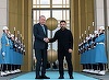 Erdogan pledează, la Ankara, alături de Zelenski, în favoarea relansării negocierilor de la Istanbul în vederea unui armistiţiu în Războiul din Ucraina. El cere ”implicarea aliatului nostru, SUA” ”într-un cadru mai complet”