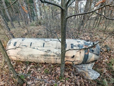 Ucraina atacă Rusia cu rachete de tip ATACMS pentru prima oară de la venirea lui Trump la putere. Moscova anunţă că a doborât toate cele patru rachete care ţinteau oraşul Voronej. Fragmente au avariat o clinică şi un orfelinat, fără victime. 64 de drone doborâte 