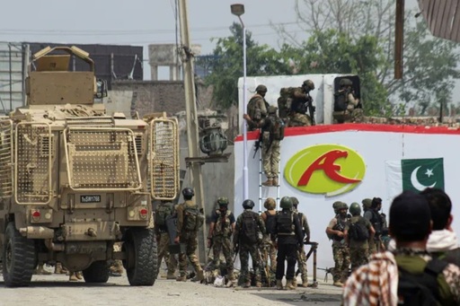 Armata pakistaneză anunţă că a ucis 30 de insurgenţi în mai multe operaţiuni militare la frontiera cu Afganistanul