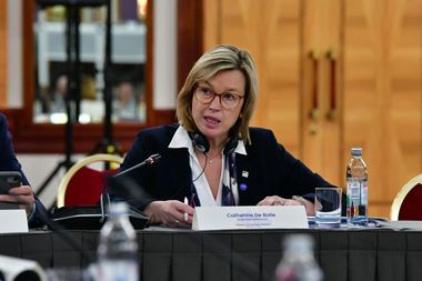 Europol avertizează: Copiii sunt racolaţi pe platformele de jocuri video să comită acte de violenţă în numele mafiei sau în războiul hibrid