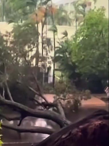 Mii de australieni au rămas fără electricitate, după ce un ciclon tropical a lovit Teritoriul de Nord - VIDEO