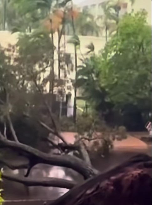Mii de australieni au rămas fără electricitate, după ce un ciclon tropical a lovit Teritoriul de Nord - VIDEO