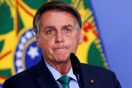 Jair Bolsonaro, plasat în arest preventiv, deoarece exista  un „risc concret de fugă”. El a încercat să-şi deschidă brăţara electronică de la gleznă 