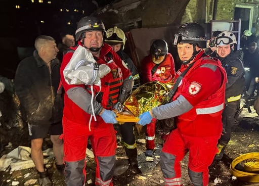 Cel puţin patru morţi şi 17 răniţi în atacul cu dronă de la Harkov, anunţă primarul Igor Terehov. Clădiri distruse, incendii la trei imobile locuite şi o infrastructură