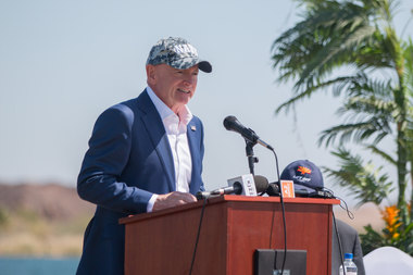 Pentagonul anunţă că îl anchetează pe senatorul democrat Mark Kelly, fost astronaut, pentru un videoclip în care îndeamnă trupele să sfideze „ordinele ilegale”