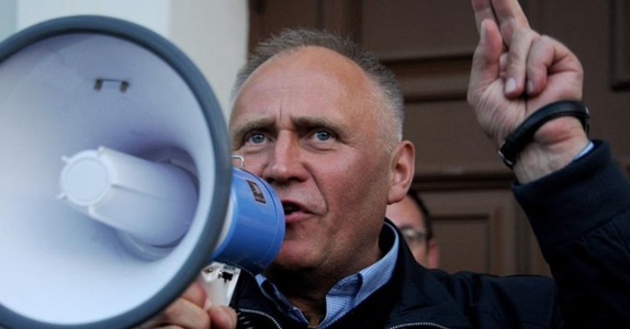 Opozantul belarus Mikola Statkevici, eliberat în septembrie în urma unor negocieri cu SUA, încarcerat din nou, anunţă soţia sa