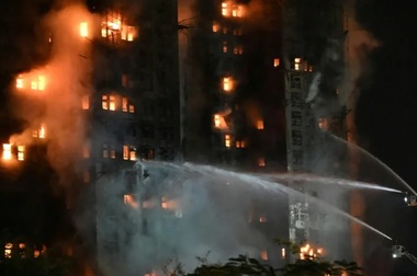 Bilanţul victimelor incendiului de la Hong Kong creşte la 55 de morţi. Salvatori anunţă că au intrat în contact cu mai multe persoane date dispărute. Xi Jinping cere să se facă totul ”pentru a se stinge incendiul şi a se reduce pierderile umane şi materiale”